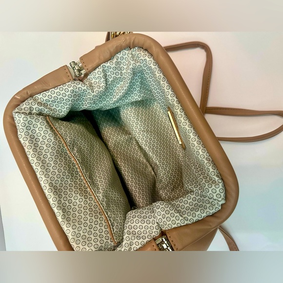 Vici Dolls Beige Gold Shoulder Bag / Clutch - Picture 2 of 3